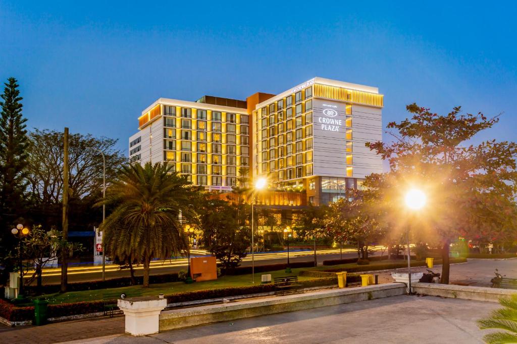 Viêng Chăn – Khách sạn Crowne Plaza Vientiane